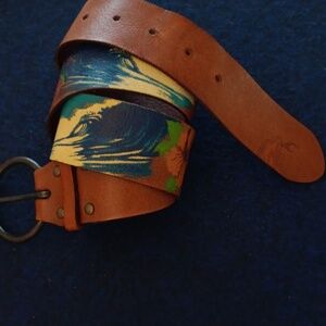 HOLLISTER Vintage Brown Leather Belt with Waves & Tropical Flowers